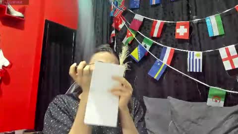 Snapshot of almazz_ chatting on 07-03-26, 09:43 Santy online show from 07-03-26, 09:43