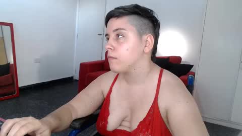 Snapshot of almondonwheels chatting on 12-19-24, 09:28 Almond online show from 12-19-24, 09:28