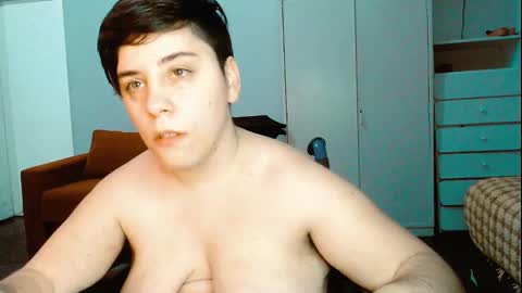 Snapshot of almondonwheels chatting on 01-10-25, 01:21 Almond online show from 01-10-25, 01:21