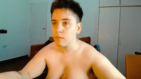 Snapshot of almondonwheels chatting on 02-24-25, 10:58 Almond online show from 02-24-25, 10:58