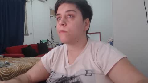 Snapshot of almondonwheels chatting on 05-05-26, 09:34 Almond online show from 05-05-26, 09:34