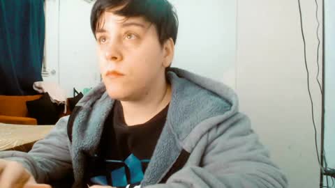 Snapshot of almondonwheels chatting on 05-12-26, 02:30 Almond online show from 05-12-26, 02:30