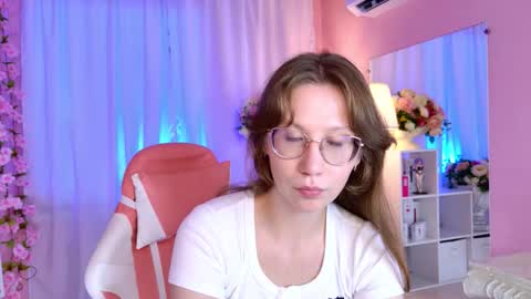 Avrora online show from 09-19-25, 05:42