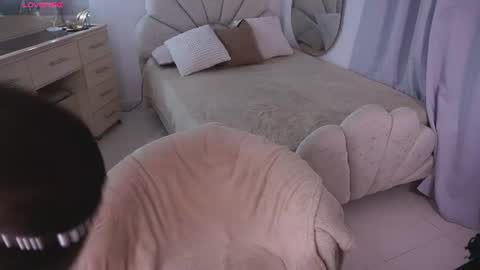 Snapshot of alondrraparrow chatting on 07-28-26, 11:39 Alondra online show from 07-28-26, 11:39