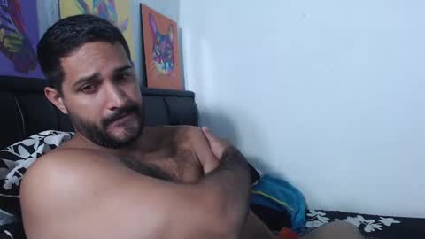 Snapshot of alonxoo chatting on 05-30-26, 01:35 alonxoo online show from 05-30-26, 01:35