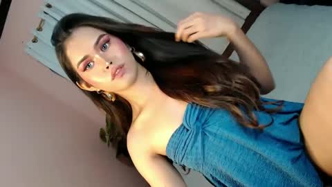 Snapshot of alove_too_last chatting on 01-25-25, 01:41 LEXY online show from 01-25-25, 01:41