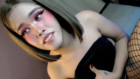 Snapshot of alove_too_last chatting on 02-26-25, 01:30 LEXY online show from 02-26-25, 01:30