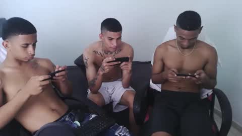 alphas_latins online show from 05-19-26, 06:47