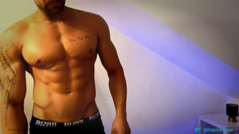 Snapshot of alphastud25 chatting on 05-12-26, 12:35 alphastud25 online show from 05-12-26, 12:35