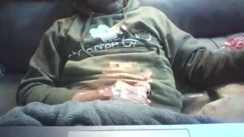 Snapshot of alrichough4 chatting on 12-15-24, 06:26 Alric online show from 12-15-24, 06:26