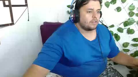 Snapshot of altairstudiosboy chatting on 09-22-25, 02:52 Jhosep online show from 09-22-25, 02:52