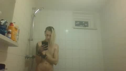 Snapshot of altboy010 chatting on 01-01-25, 04:07 altboy010 online show from 01-01-25, 04:07