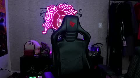 Snapshot of altsofie chatting on 12-13-24, 06:53 Sofie Kimino online show from 12-13-24, 06:53