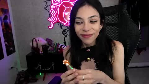 Snapshot of altsofie chatting on 12-21-24, 04:19 Sofie Kimino online show from 12-21-24, 04:19