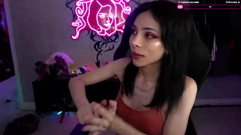 Snapshot of altsofie chatting on 12-25-24, 07:24 Sofie Kimino online show from 12-25-24, 07:24