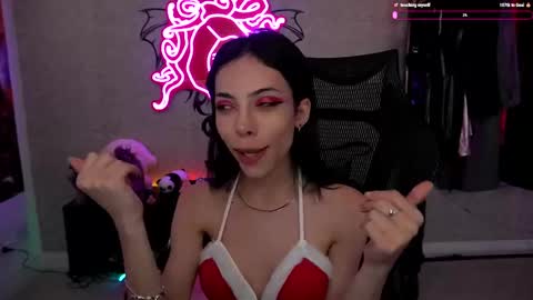 Snapshot of altsofie chatting on 12-25-24, 10:28 Sofie Kimino online show from 12-25-24, 10:28