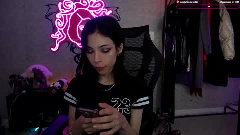 Snapshot of altsofie chatting on 12-28-24, 08:37 Sofie Kimino online show from 12-28-24, 08:37