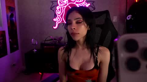 Snapshot of altsofie chatting on 02-05-25, 12:17 Sofie Kimino online show from 02-05-25, 12:17