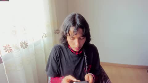 Snapshot of aluna_0310 chatting on 09-21-25, 06:20 . . online show from 09-21-25, 06:20