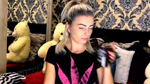 Snapshot of alyblonde chatting on 12-07-24, 09:06 aly online show from 12-07-24, 09:06