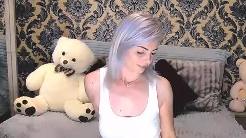 Snapshot of alyblonde chatting on 03-07-25, 09:51 aly online show from 03-07-25, 09:51