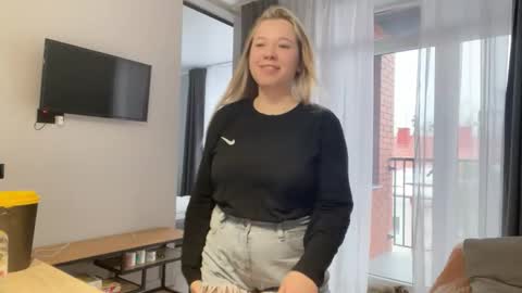 Snapshot of alyrasun chatting on 02-27-26, 06:13 Al online show from 02-27-26, 06:13