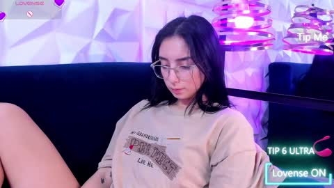 Snapshot of alys_molly chatting on 12-27-24, 05:16 sopie online show from 12-27-24, 05:16