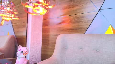 Snapshot of alys_molly chatting on 02-17-25, 02:04 sopie online show from 02-17-25, 02:04