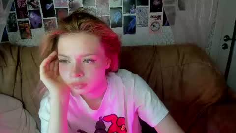 Snapshot of alysameow chatting on 06-11-26, 10:02 Alysa 7GMT online show from 06-11-26, 10:02