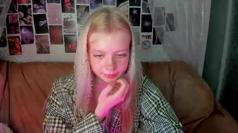 Snapshot of alysameow chatting on 06-17-26, 01:56 Alysa 7GMT online show from 06-17-26, 01:56