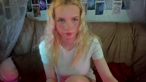 Snapshot of alysameow chatting on 07-15-26, 05:18 Alysa 7GMT online show from 07-15-26, 05:18