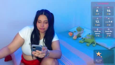 Snapshot of alyson_27 chatting on 10-15-25, 07:19 Alyson online show from 10-15-25, 07:19