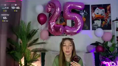 Snapshot of alyson_huxley chatting on 07-12-26, 07:38 Alyson online show from 07-12-26, 07:38