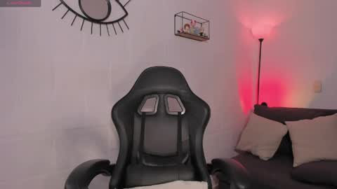 Alyson online show from 04-07-26, 01:22