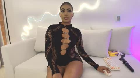 Snapshot of alyssa_bunnyx chatting on 02-26-26, 03:27 . online show from 02-26-26, 03:27