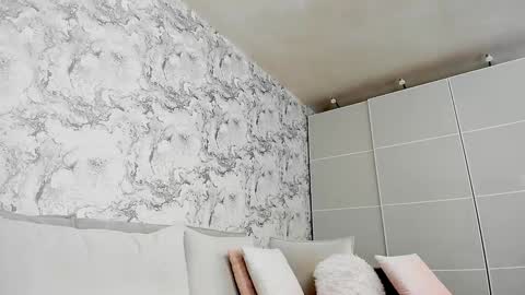 alysamillan online show from 01-11-25, 11:56