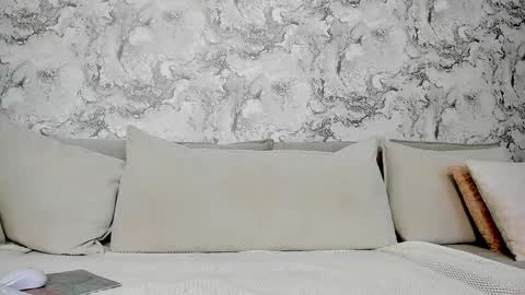 alysamillan online show from 01-13-25, 08:37