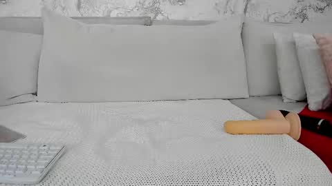 alysamillan online show from 03-10-25, 12:04