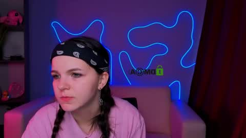 alyssamoan online show from 11-21-25, 11:20