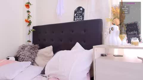 Isabella online show from 10-23-25, 07:01