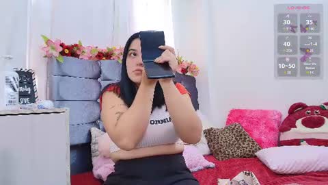 Snapshot of amabella_w chatting on 06-12-26, 05:56 Isabella online show from 06-12-26, 05:56