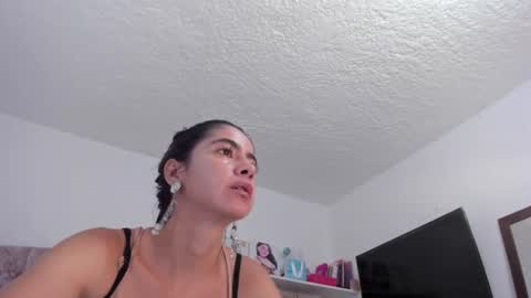 Snapshot of amadamar chatting on 06-19-26, 05:39 valentia online show from 06-19-26, 05:39