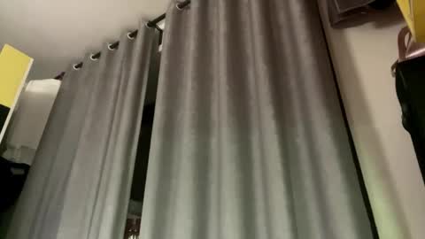 Adele online show from 04-30-26, 08:57