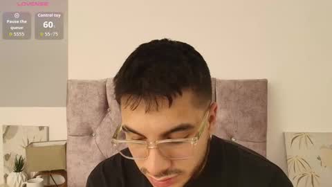 Amadeo Wild online show from 10-26-25, 04:29