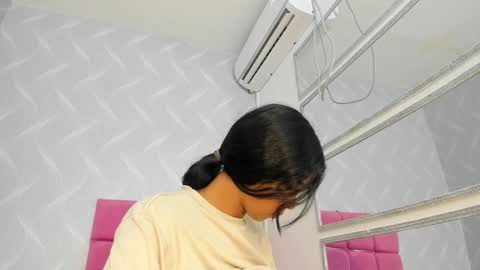 AMAIA online show from 01-23-25, 01:51