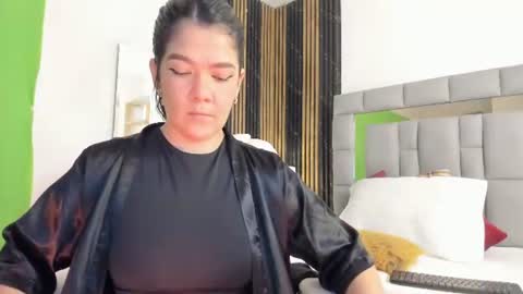 Snapshot of amaiarojas7 chatting on 06-22-26, 07:00 Amaia online show from 06-22-26, 07:00