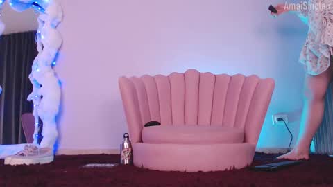 Amai  Sinclair  online show from 10-18-25, 06:05