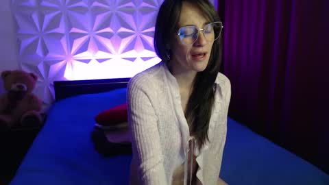 Snapshot of amalett chatting on 04-29-26, 02:37 Amalett online show from 04-29-26, 02:37
