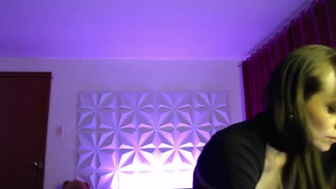 Snapshot of amalett chatting on 05-13-26, 10:01 Amalett online show from 05-13-26, 10:01