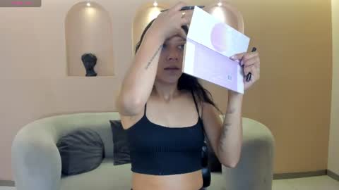 Snapshot of amalia_cruss chatting on 07-12-26, 06:10 Amalia cruss online show from 07-12-26, 06:10
